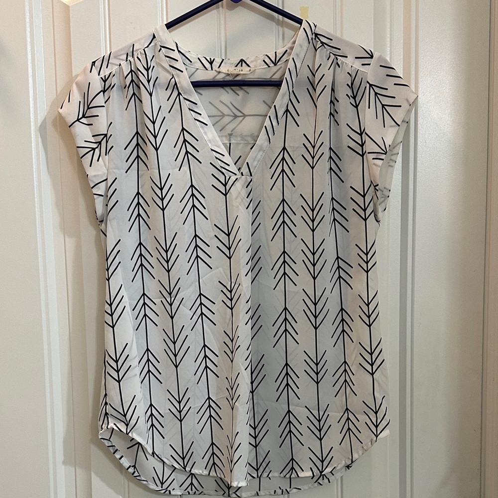 Fun 2 Fun V-Neck Blouse with Black Arrow Print